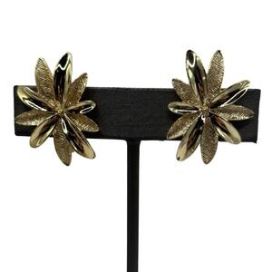 Sarah Coventry Earrings Gold Tone Flower Vintage Clip On Textured Starburst